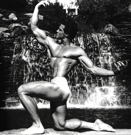 Steve Reeves Kneeling Twisting Front Bodybuilding Pose